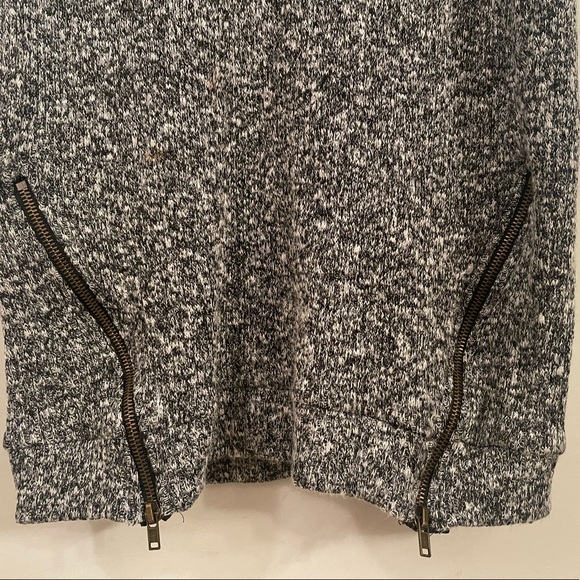 Sleeveless Sweater Dress - Picture 3 of 6